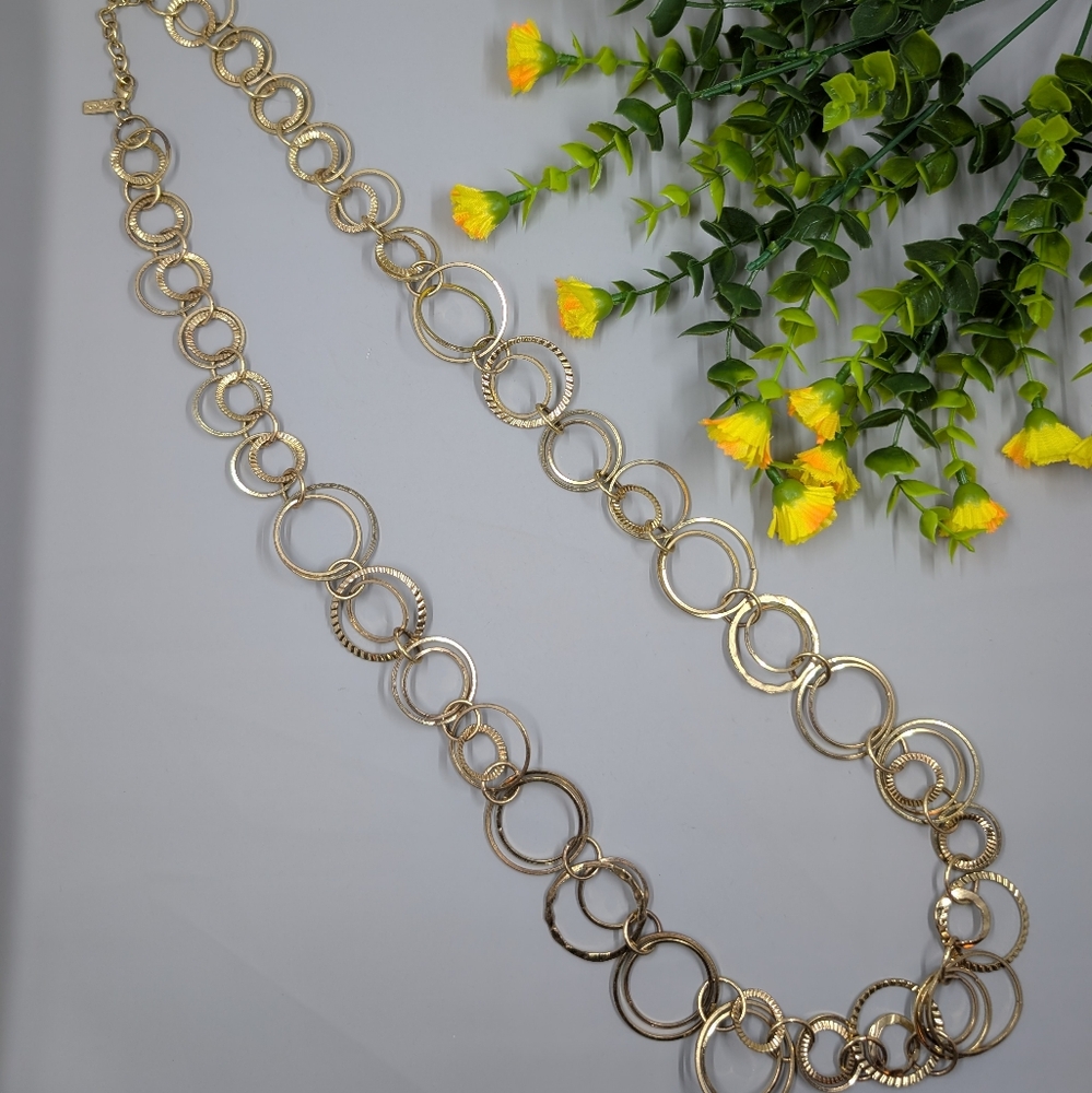 Daisy Fuentes Signed Gold Circle Link Vintage Necklace